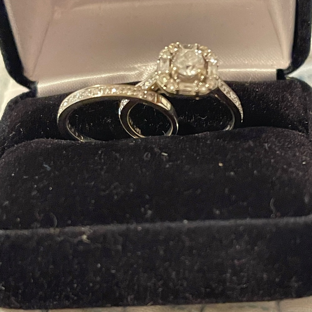Diamond wedding set - Picture 2 of 3